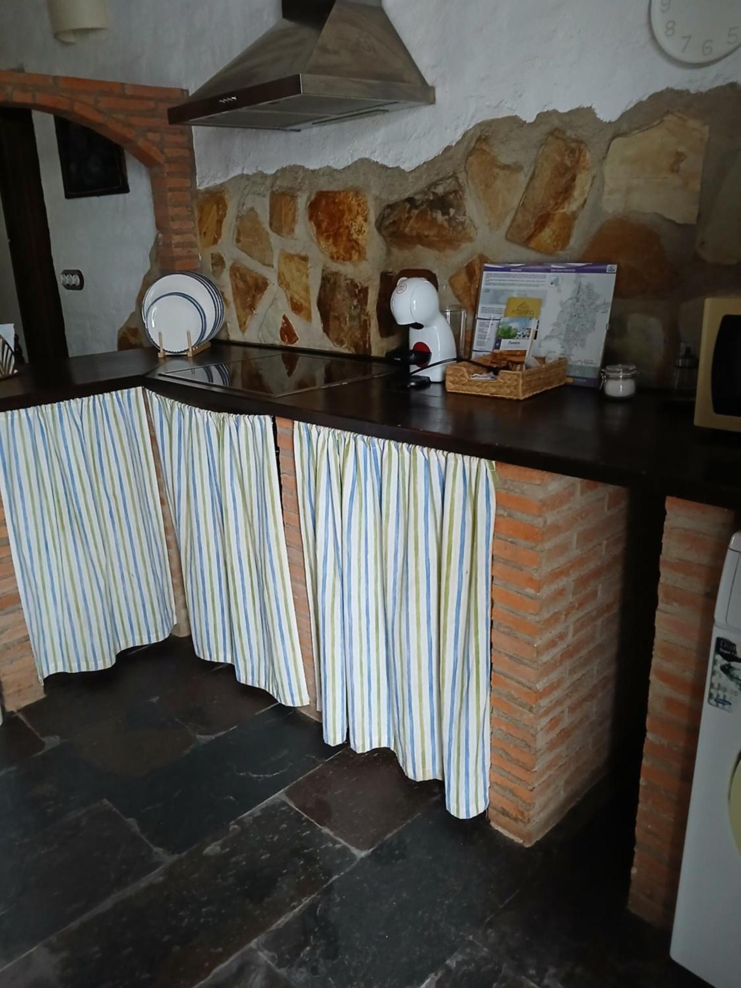 Gasthaus Mirador De Fuentes Fuentes de León Exterior foto